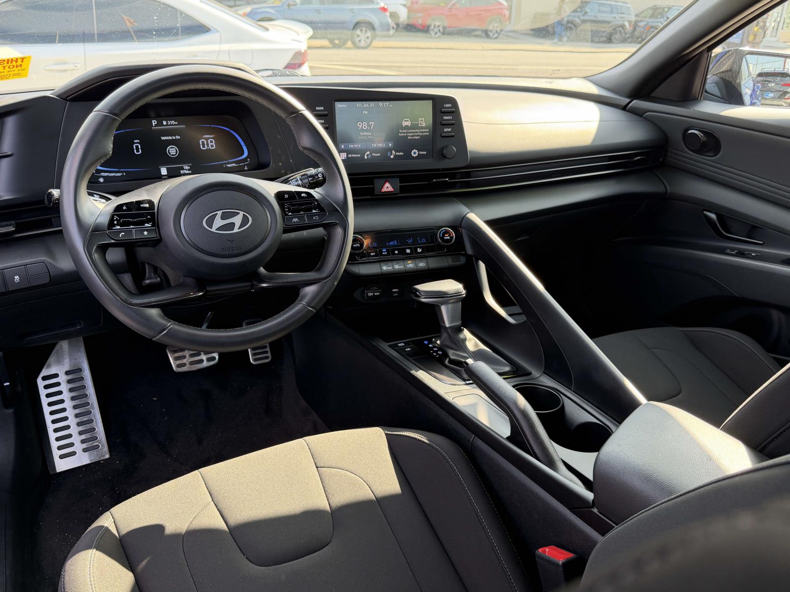 2025 Hyundai Elantra SEL - Photo 13