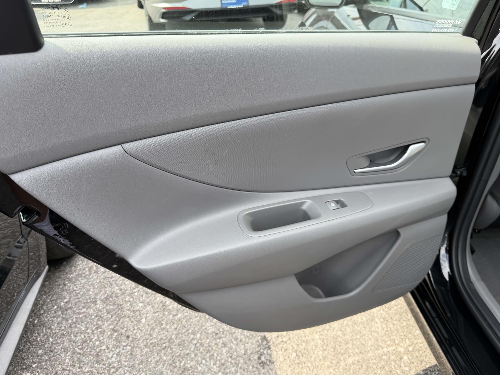 2024 Hyundai Elantra SEL - Photo 11