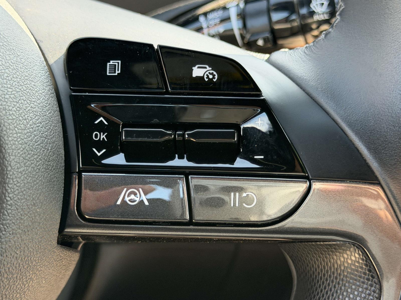 2025 Hyundai Elantra SEL - Photo 21