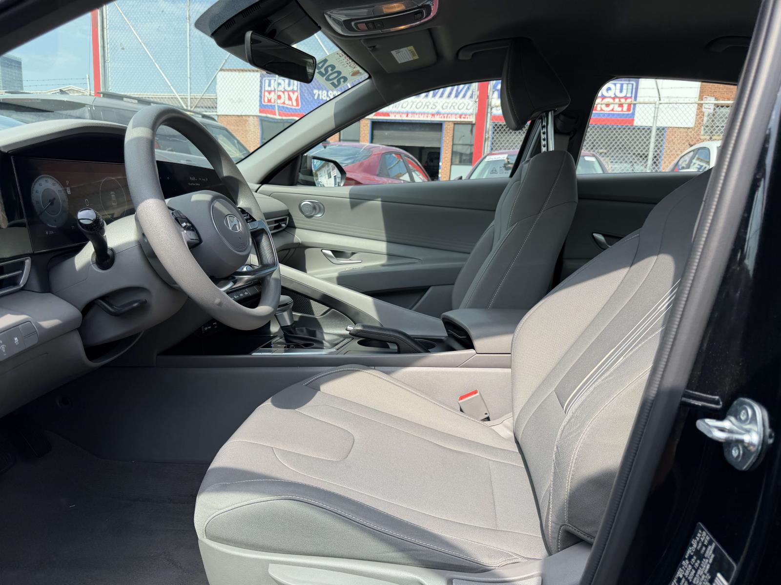 2024 Hyundai Elantra SEL - Photo 17