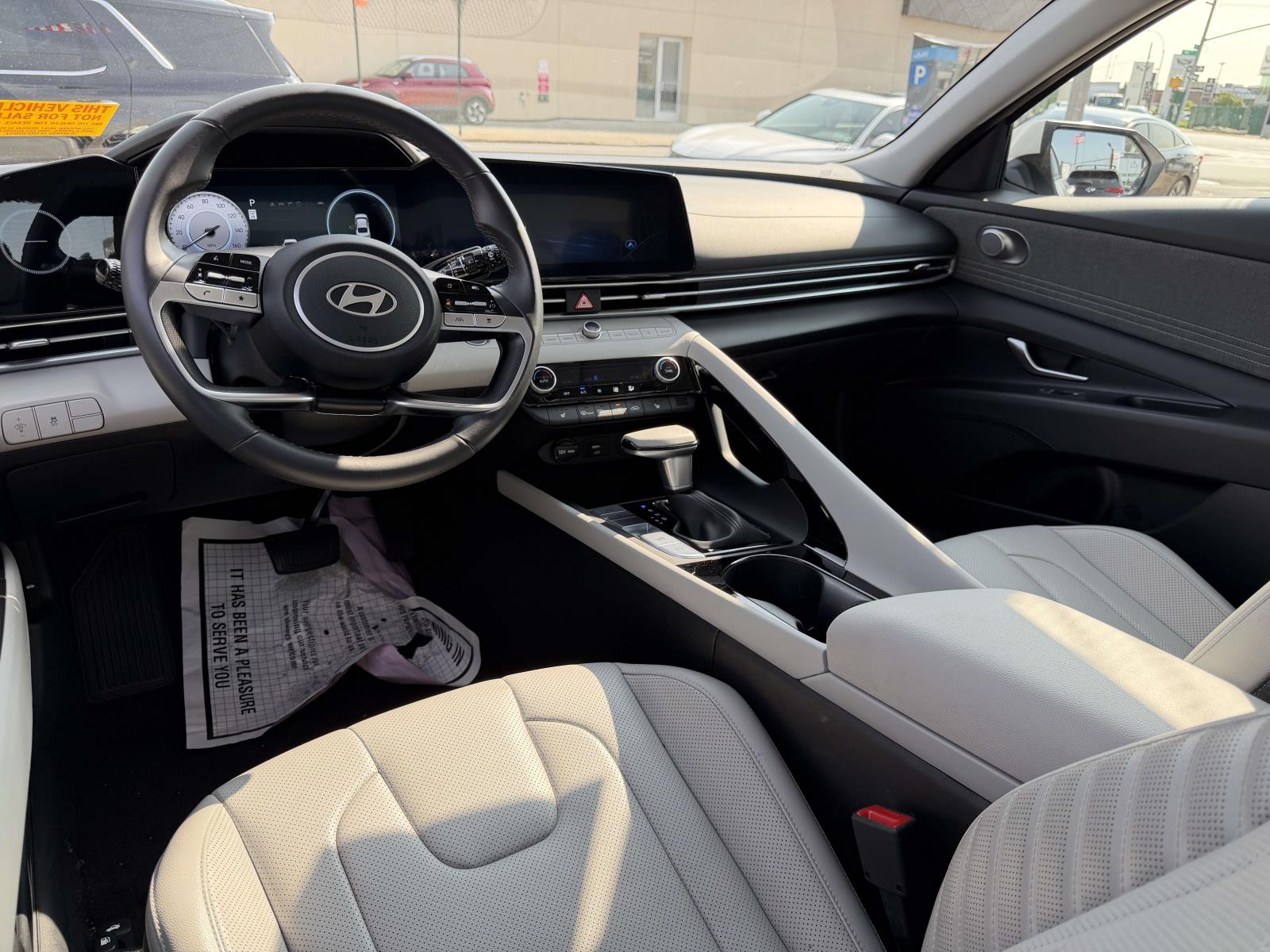 2025 Hyundai Elantra Limited - Photo 14