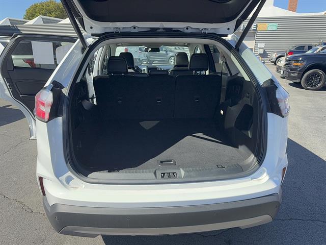 2023 Ford Edge SEL - Photo 13