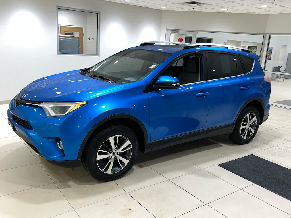 Used 2016 Toyota RAV4 XLE SUV