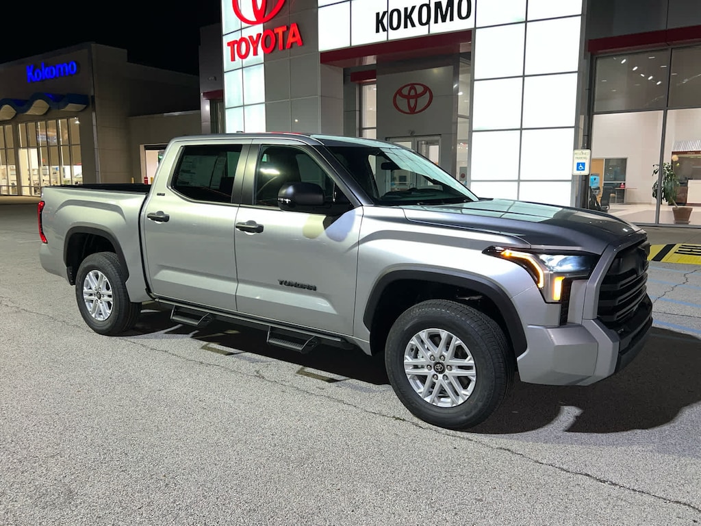 New 2026 Toyota Tundra SR5 SR5 CREWMAX 5.5