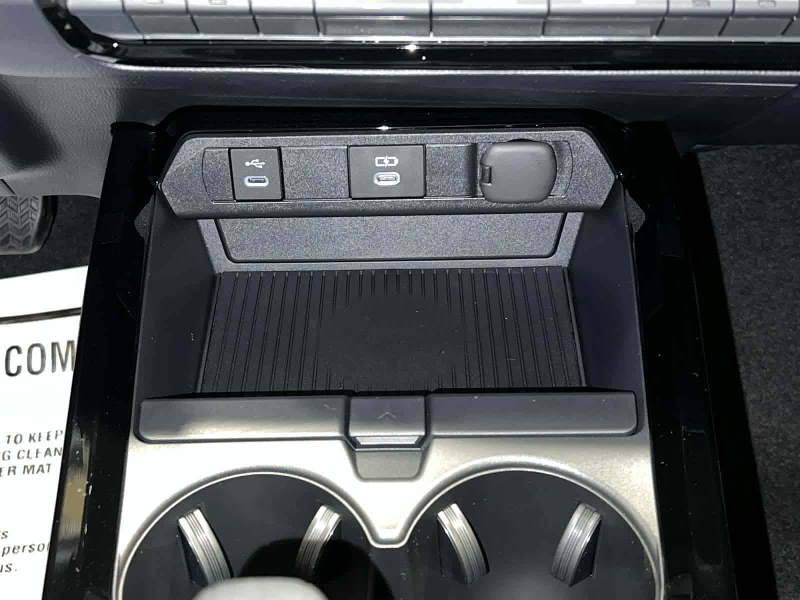 2026 Toyota Prius Plug-in Hybrid XSE - Photo 23