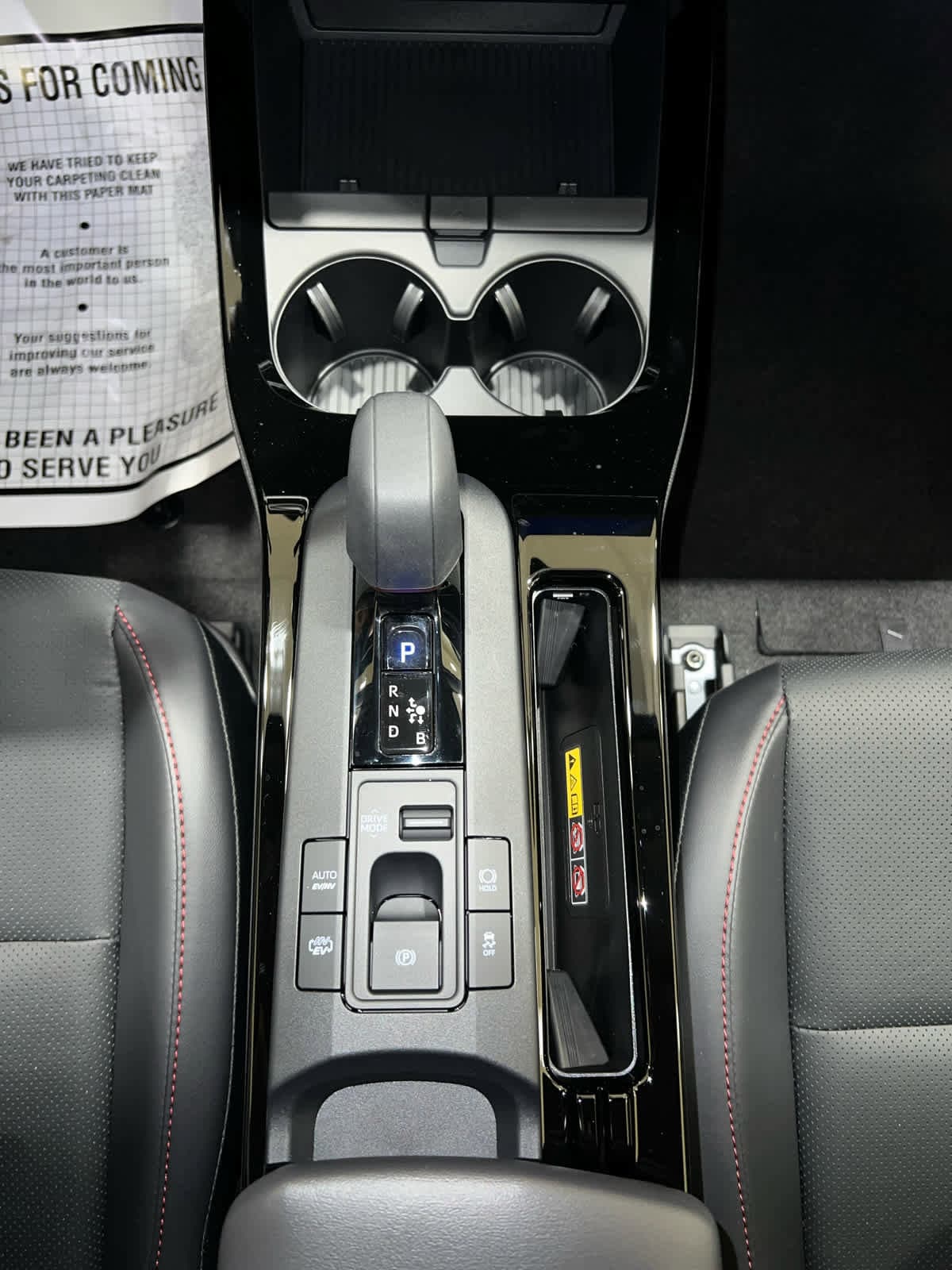2026 Toyota Prius Plug-in Hybrid XSE - Photo 25