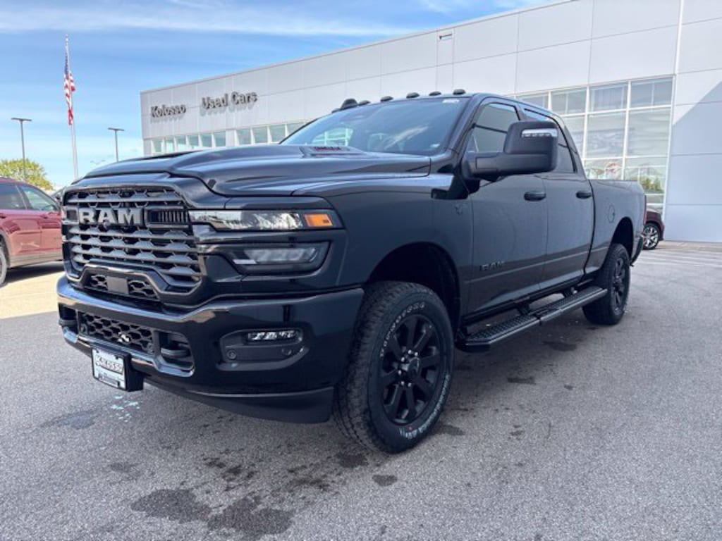 New 2027 Ram 2500 BIG HORN CREW CAB 4X4 6'4 BOX Pickup