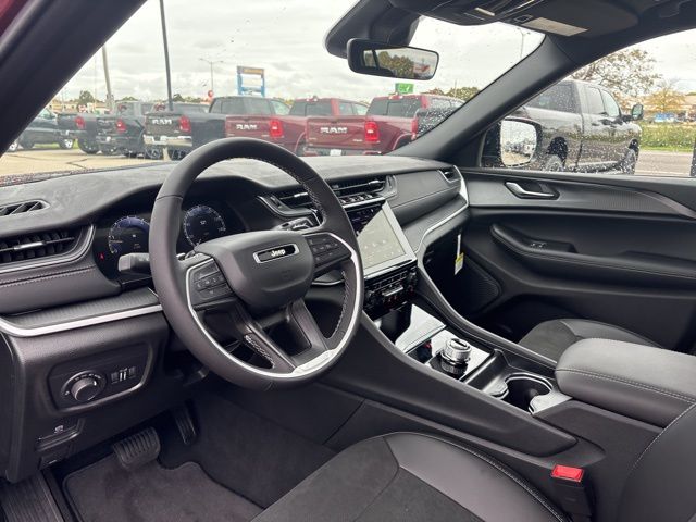 2025 Jeep Grand Cherokee L Altitude - Photo 10
