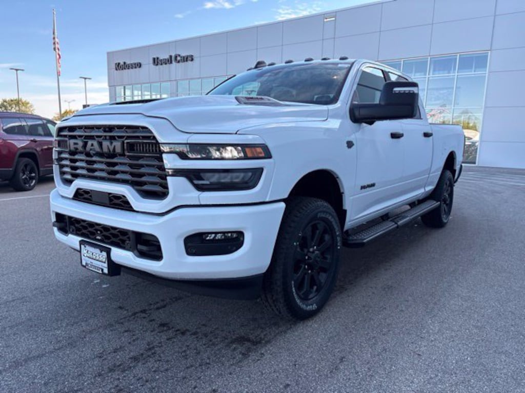 New 2027 Ram 2500 BIG HORN CREW CAB 4X4 6'4 BOX Pickup