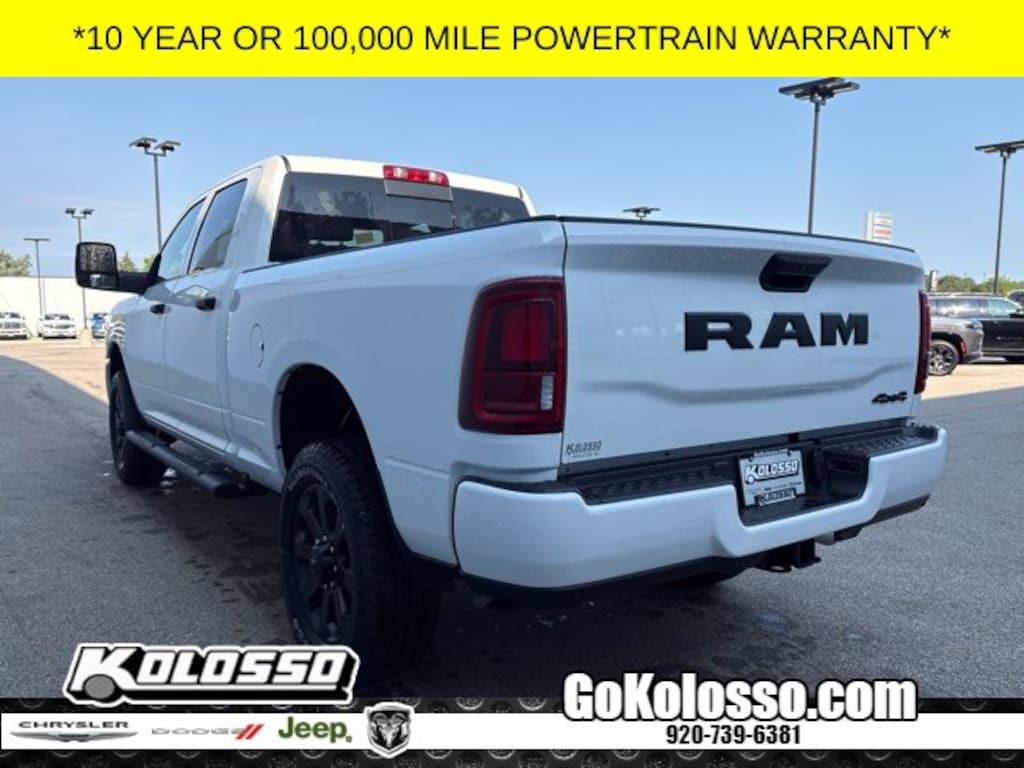 New 2026 Ram 2500 BLACK EXPRESS CREW CAB 4X4 6'4 BOX Pickup