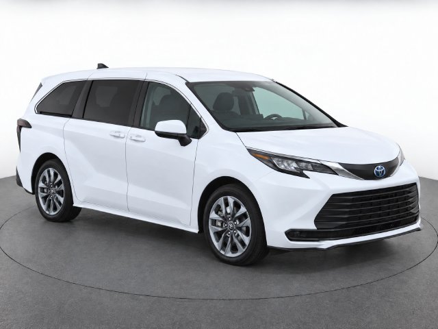 Used 2023 Toyota Sienna LE 8 Passenger Van Passenger Van