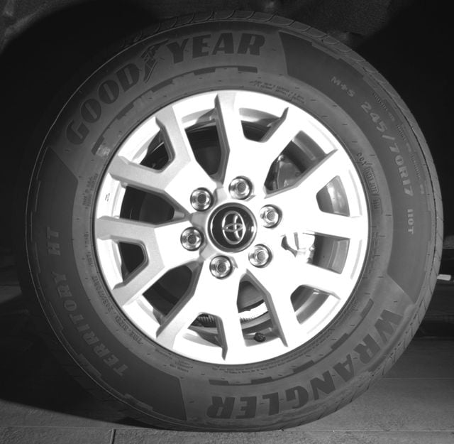 2026 Toyota Tacoma SR5 - Photo 8