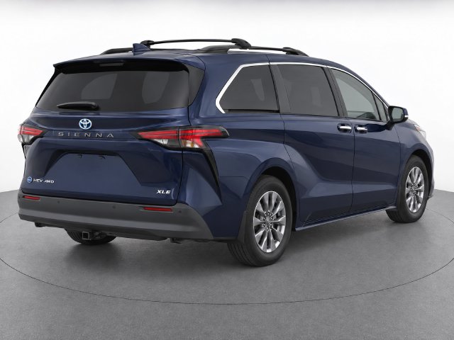Used 2025 Toyota Sienna XLE Minivan/Van