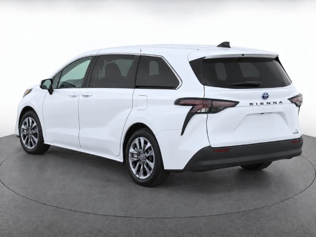 Used 2023 Toyota Sienna LE 8 Passenger Van Passenger Van