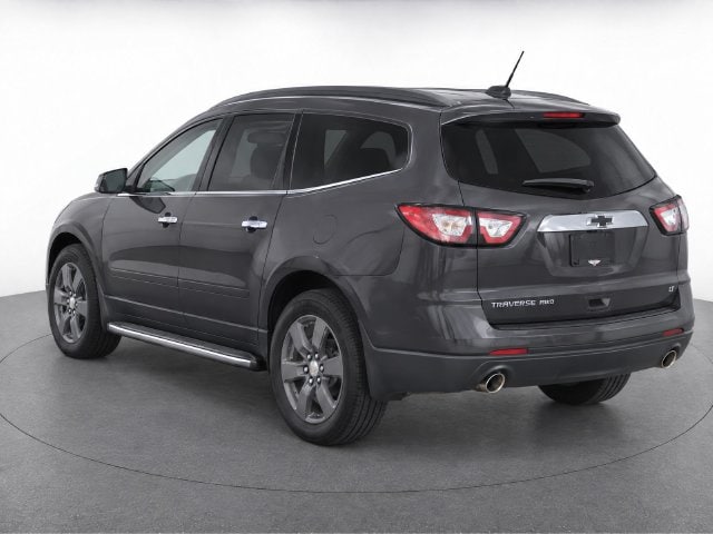 Used 2017 Chevrolet Traverse 2LT with VIN 1GNKVHKD8HJ321161 for sale in Appleton, WI