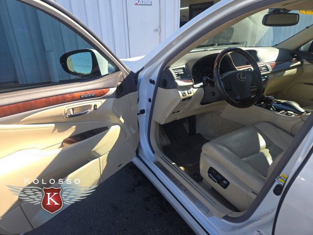 2013 Lexus LS Base