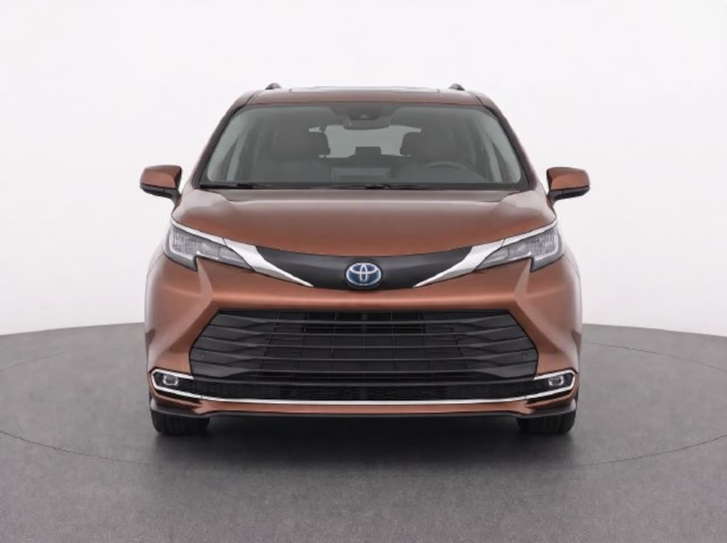 Used 2022 Toyota Sienna XLE Minivan/Van
