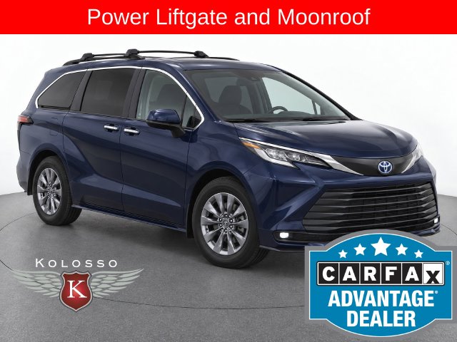 Used 2025 Toyota Sienna XLE Minivan/Van