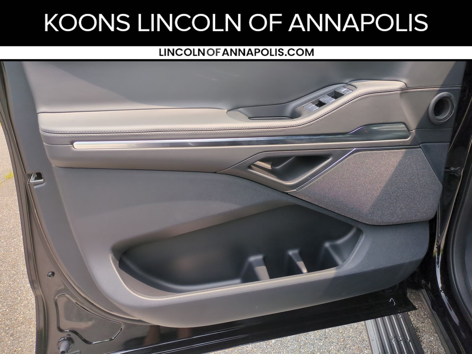 2027 Lincoln Navigator Reserve L - Photo 10