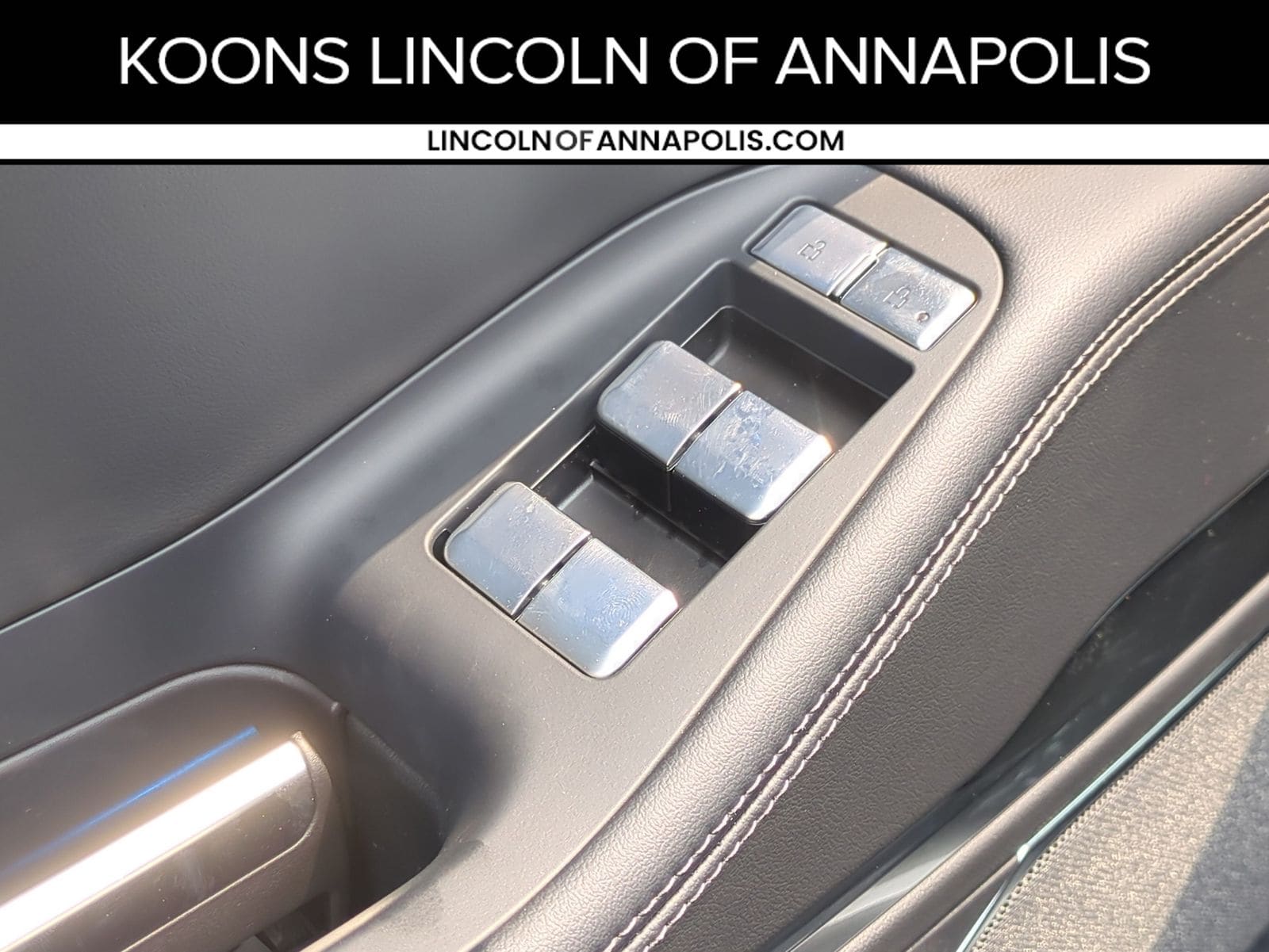 2027 Lincoln Navigator Reserve L - Photo 11