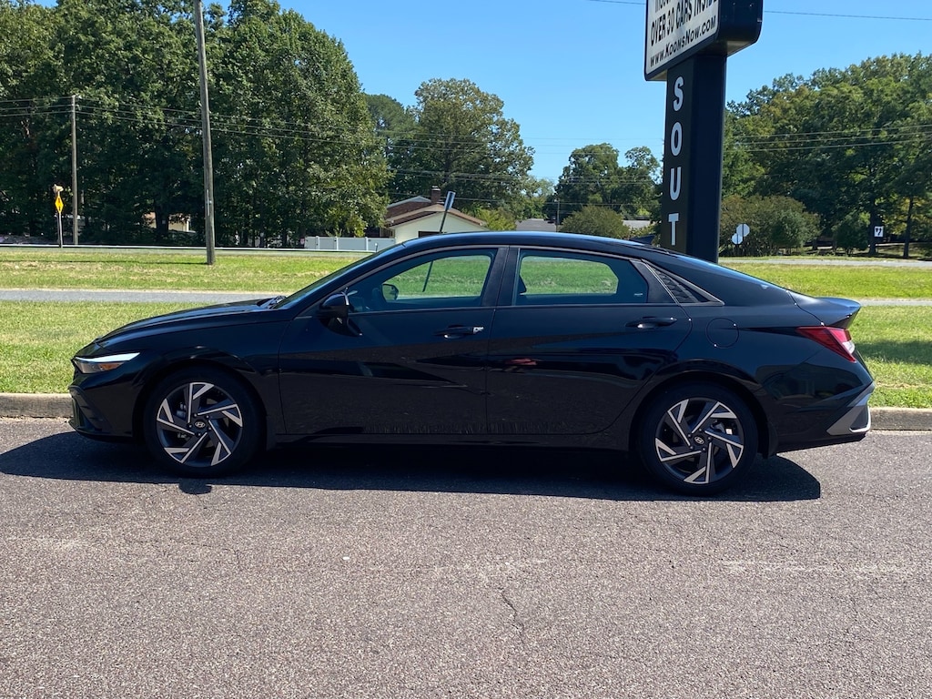 Used 2025 Hyundai Elantra SEL Sport Sedan