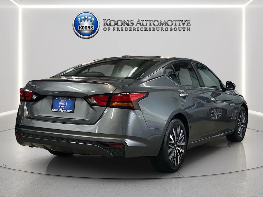 Used 2025 Nissan Altima SV Sedan