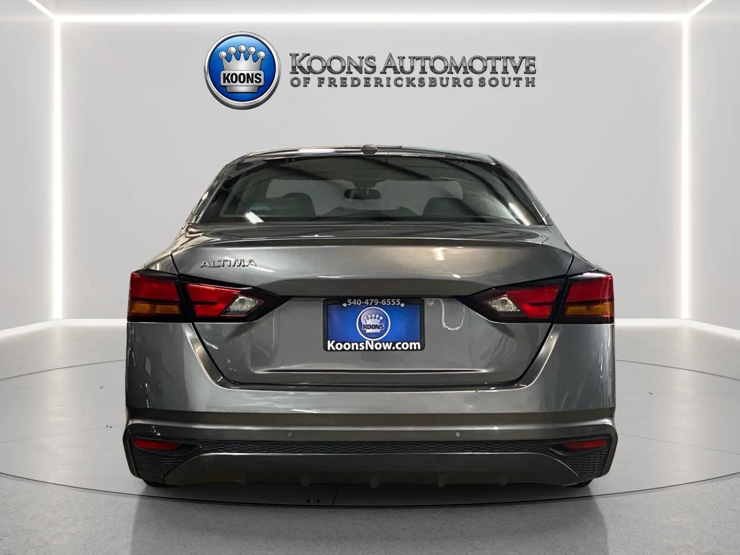 Used 2025 Nissan Altima SV Sedan