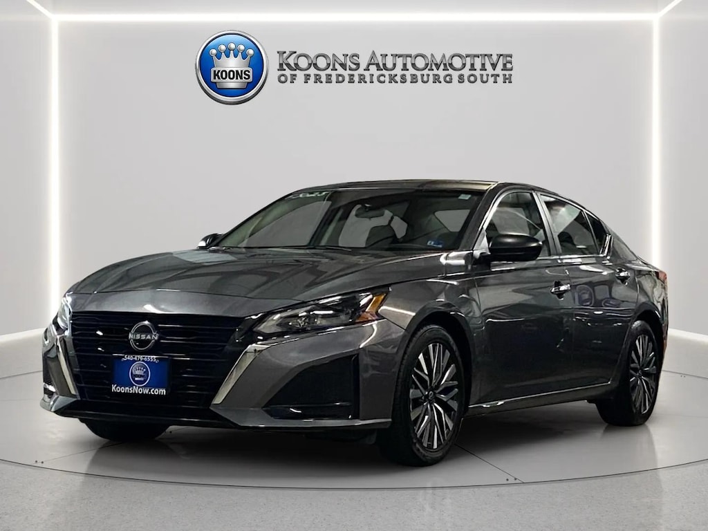 Used 2025 Nissan Altima SV Sedan