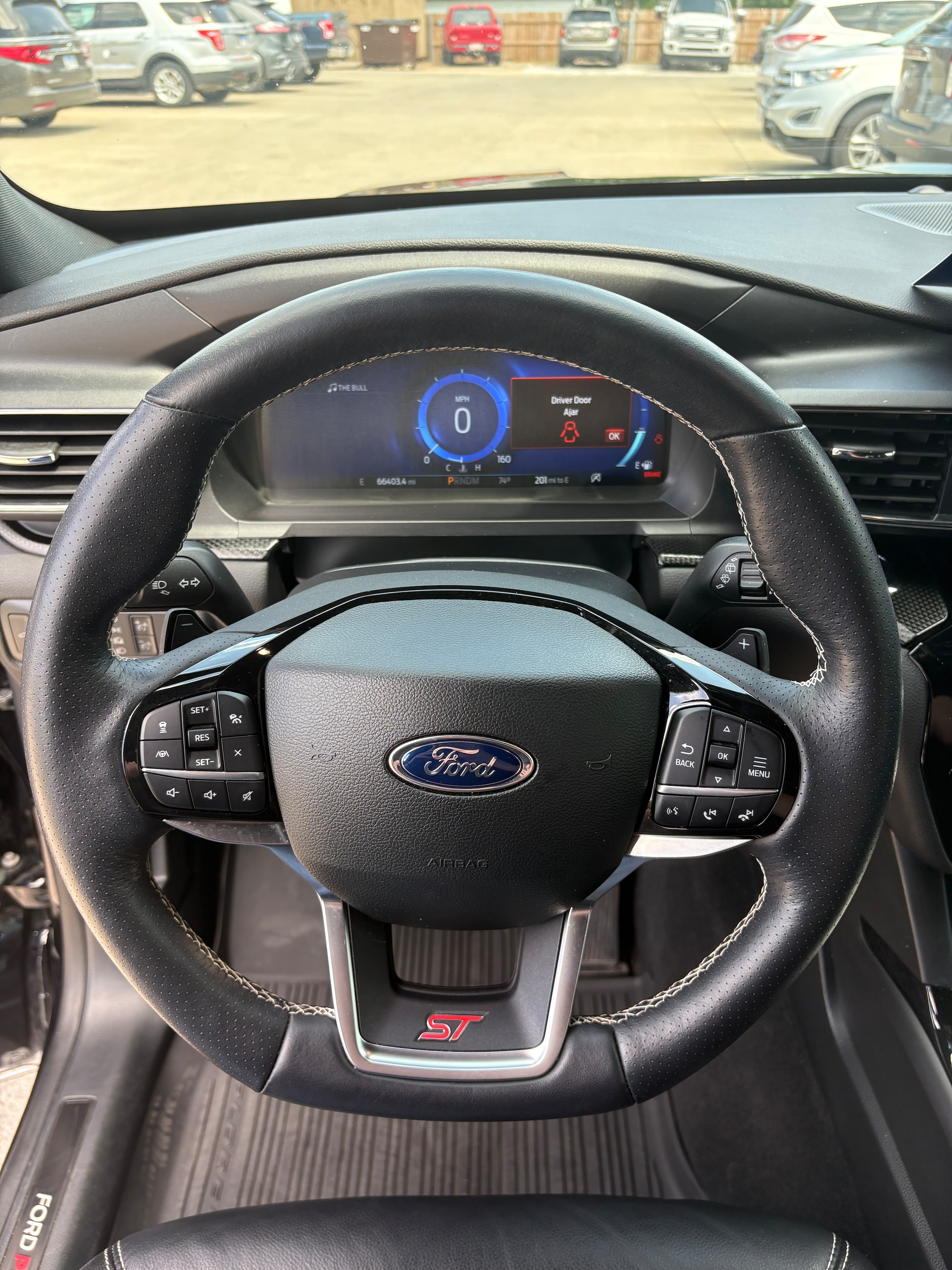 2022 Ford Explorer ST - Photo 18