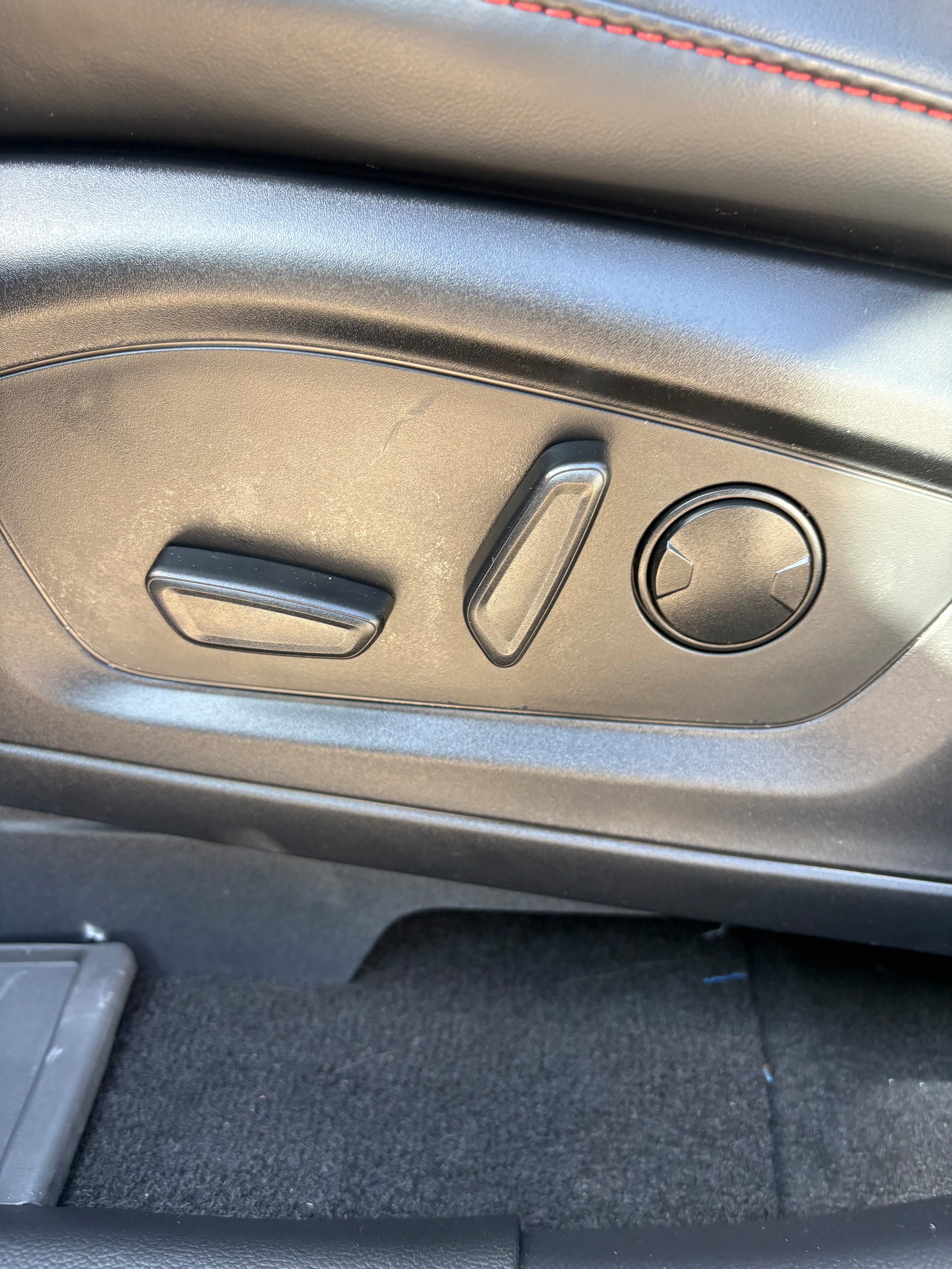 2025 Ford Explorer ST-LINE - Photo 15