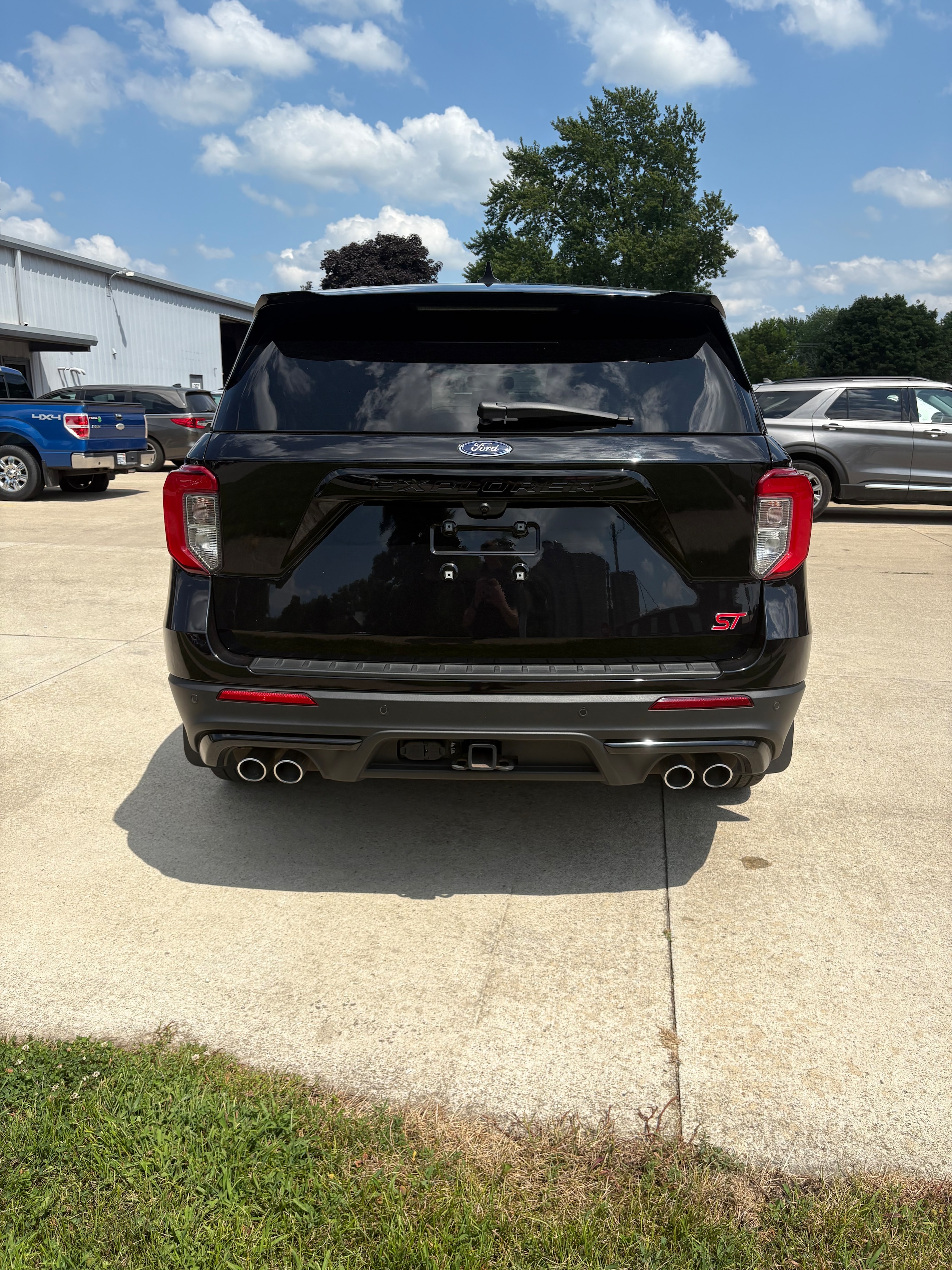 2022 Ford Explorer ST - Photo 6