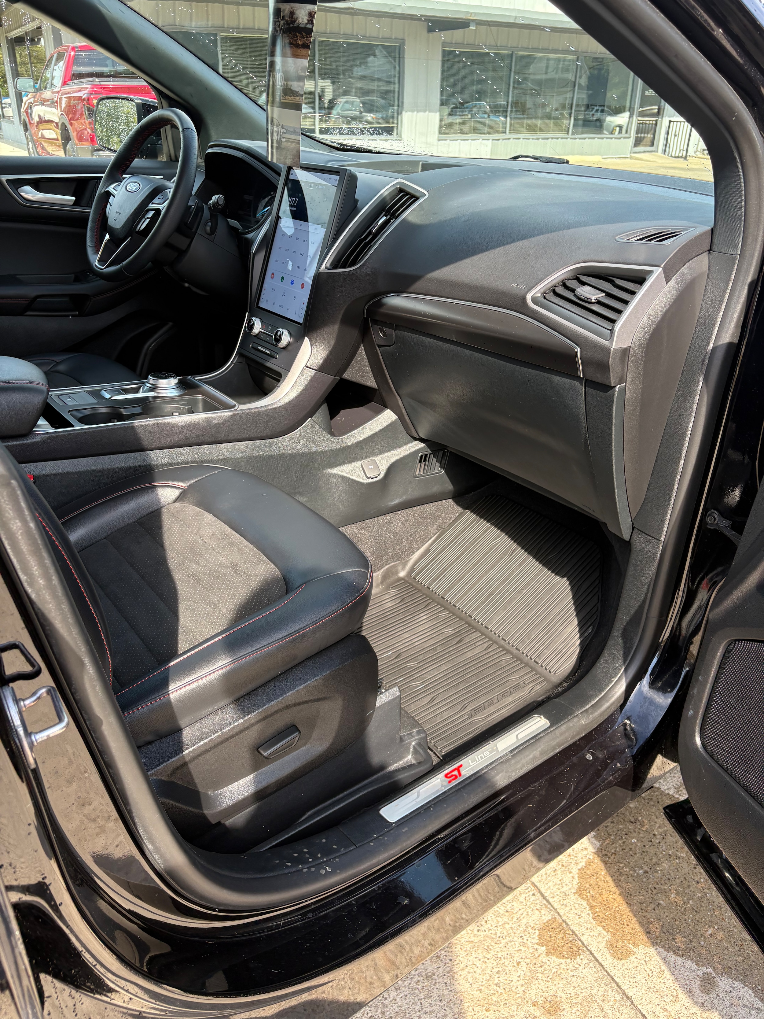 2024 Ford Edge ST-Line - Photo 9
