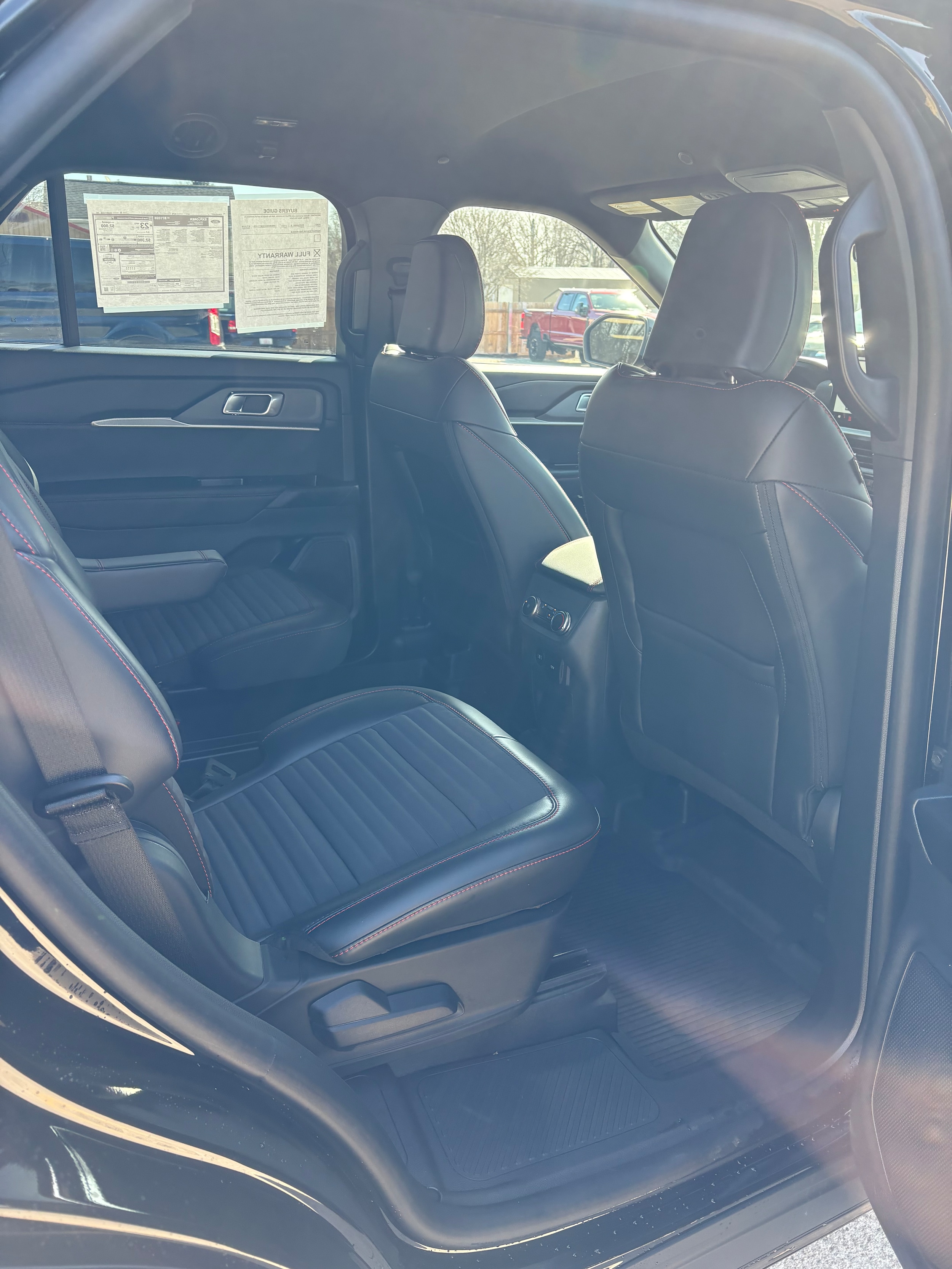 2025 Ford Explorer ST-LINE - Photo 10