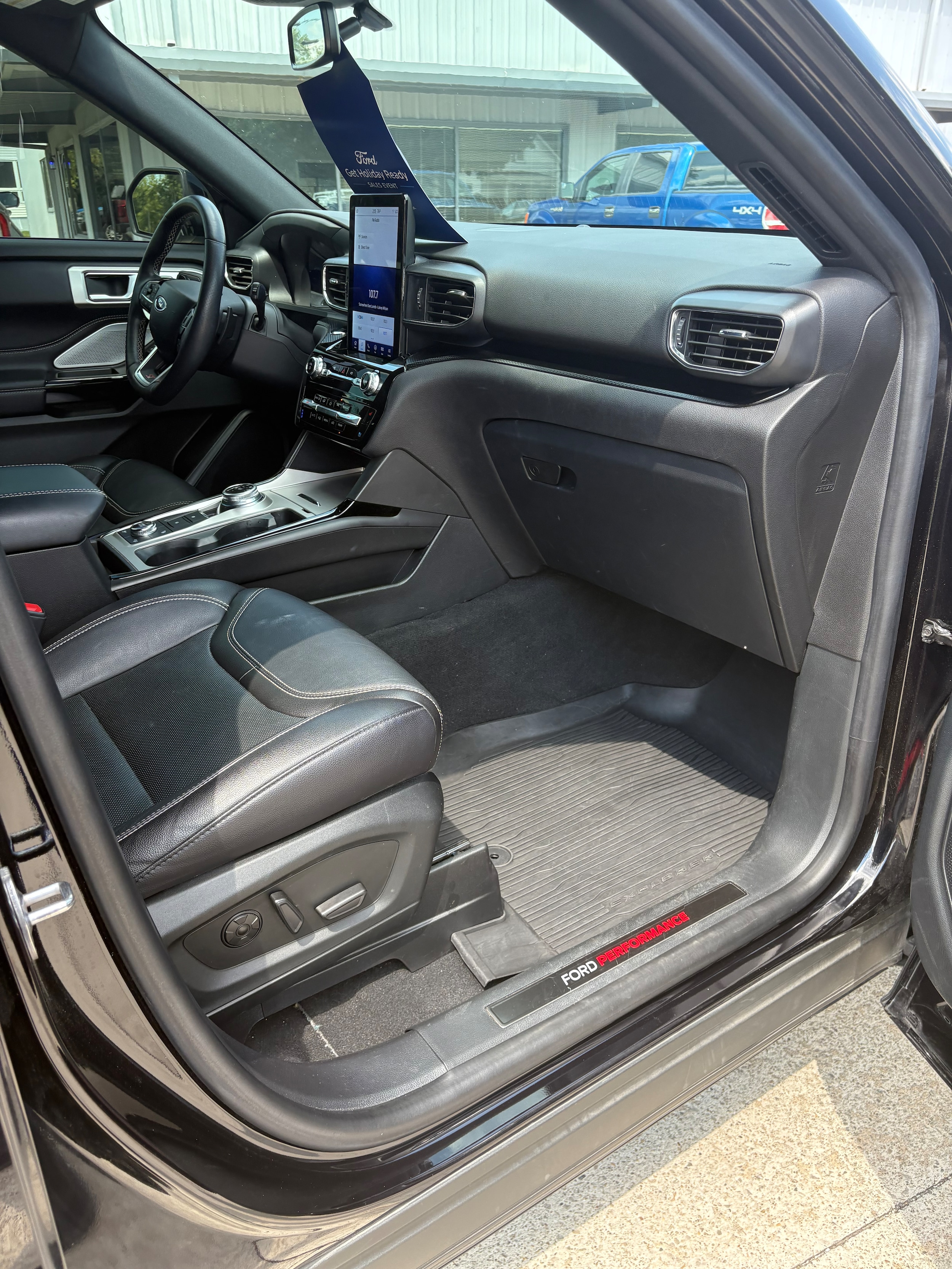 2022 Ford Explorer ST - Photo 9