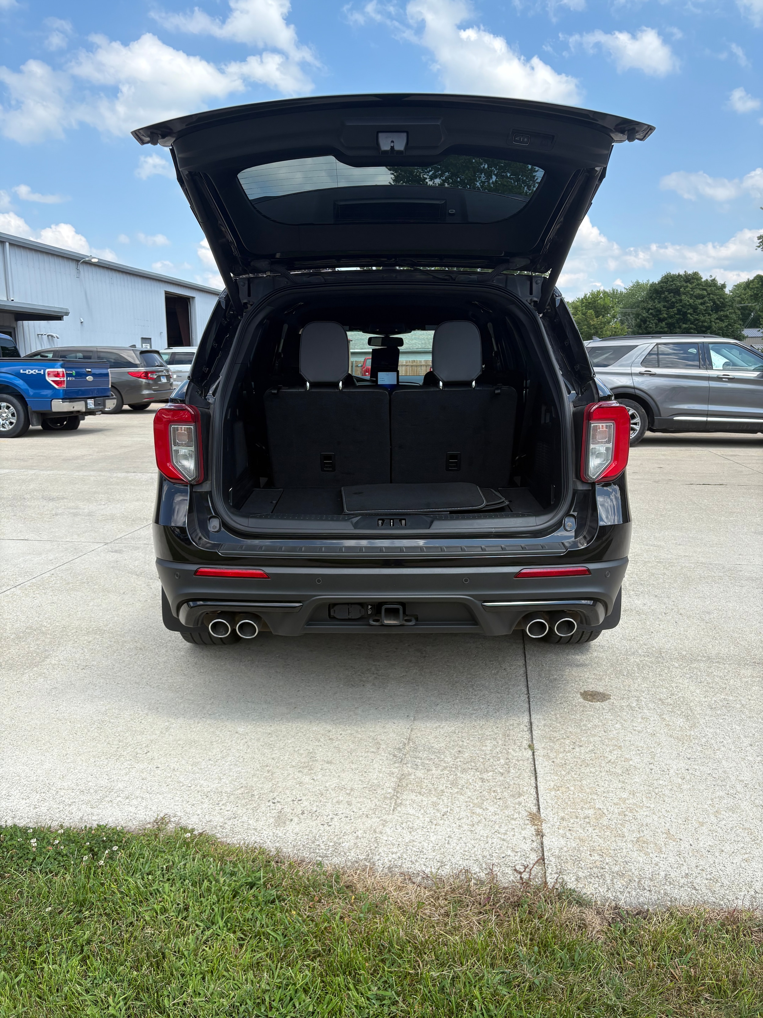 2022 Ford Explorer ST - Photo 12