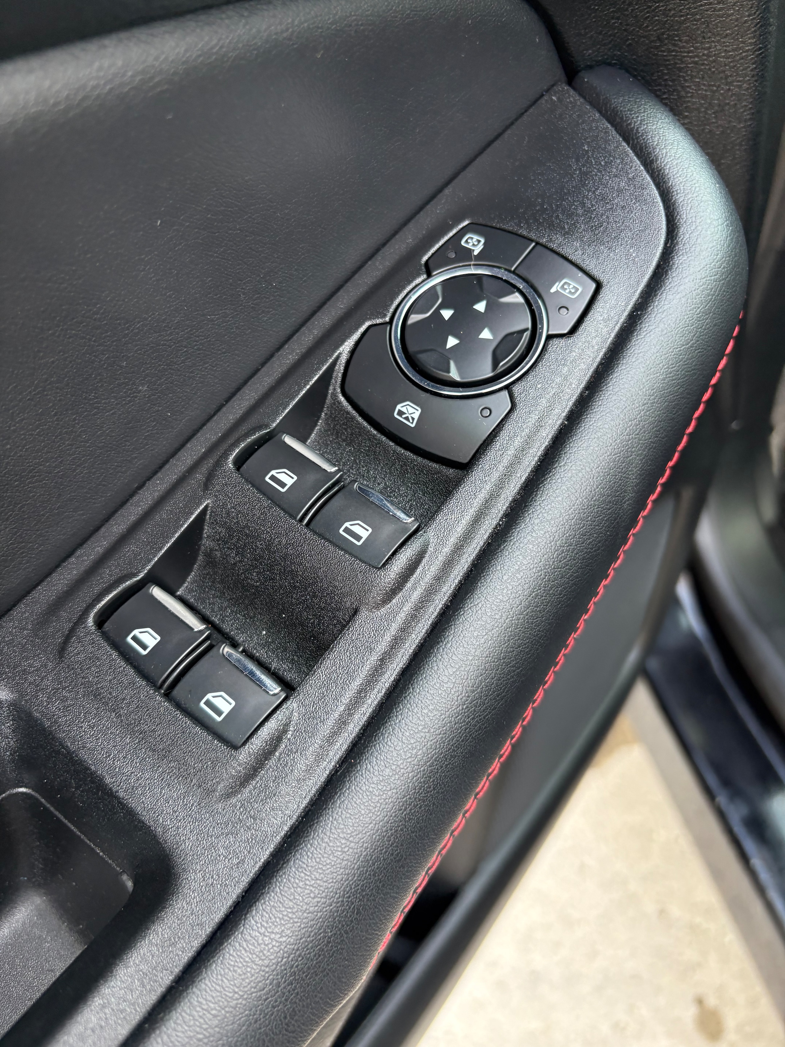 2024 Ford Edge ST-Line - Photo 14