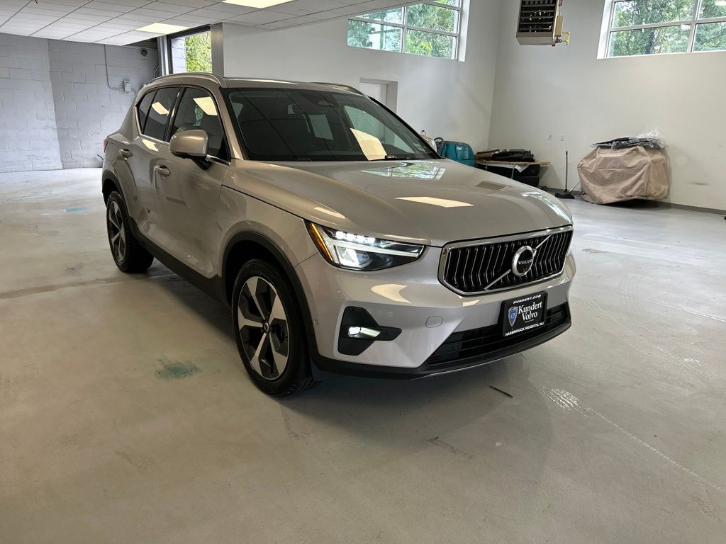 Certified 2024 Volvo XC40 B5 Plus Bright Theme SUV