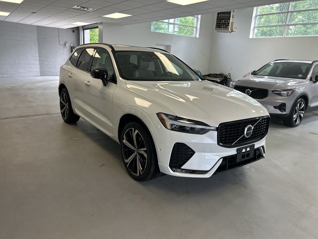 2025 Volvo XC60 SUV 