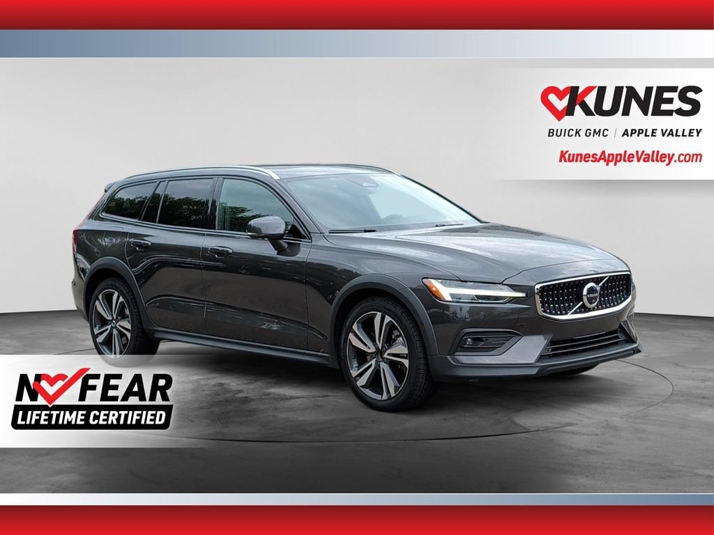 2025 Volvo V60 Cross Country Plus