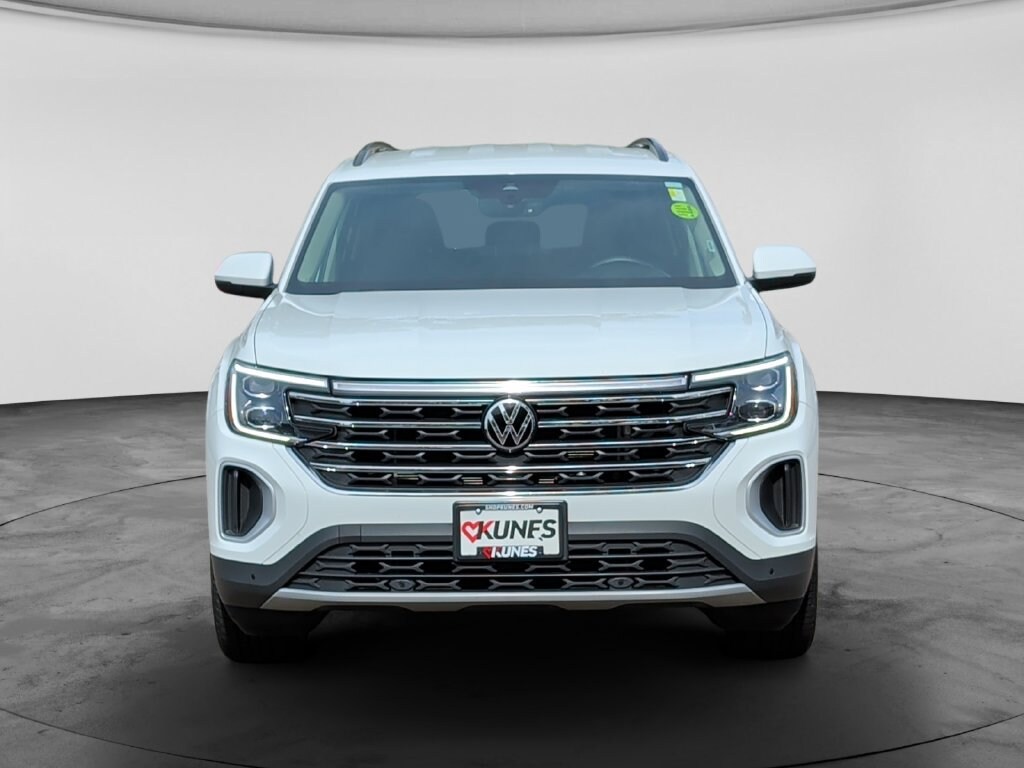Used 2025 Volkswagen Atlas 2.0T SE w/Technology SUV