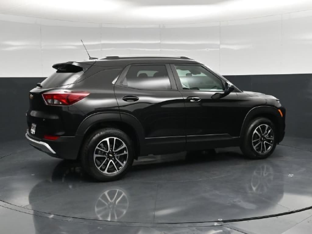 Used 2025 Chevrolet Trailblazer LT SUV