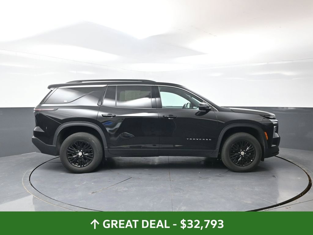 Used 2024 Chevrolet Traverse LT SUV
