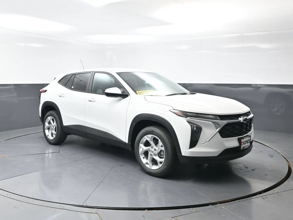 New 2026 Chevrolet Trax LS SUV