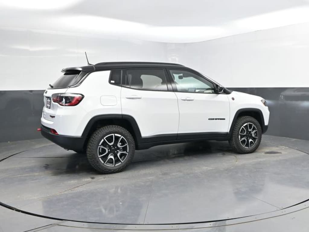 New 2026 Jeep Compass Trailhawk Sport Utility