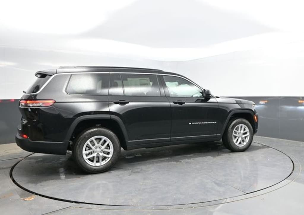 New 2026 Jeep Grand Cherokee L Laredo Sport Utility