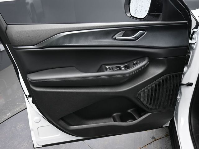 2026 Jeep Grand Cherokee Laredo - Photo 13