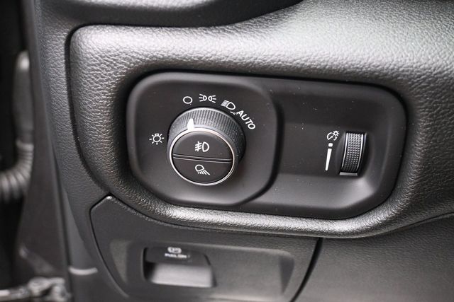 2026 RAM 1500 Warlock - Photo 13