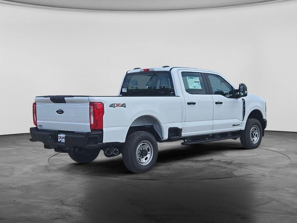 New 2026 Ford F-350 XL Truck Crew Cab