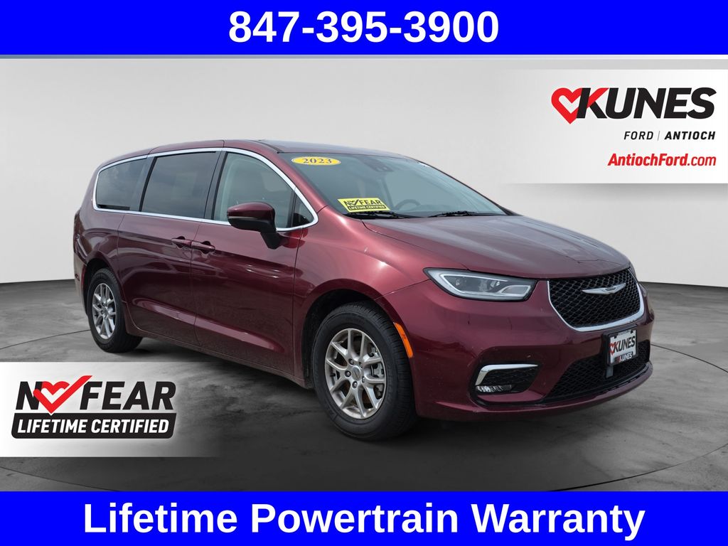 2023 Chrysler Pacifica Touring L