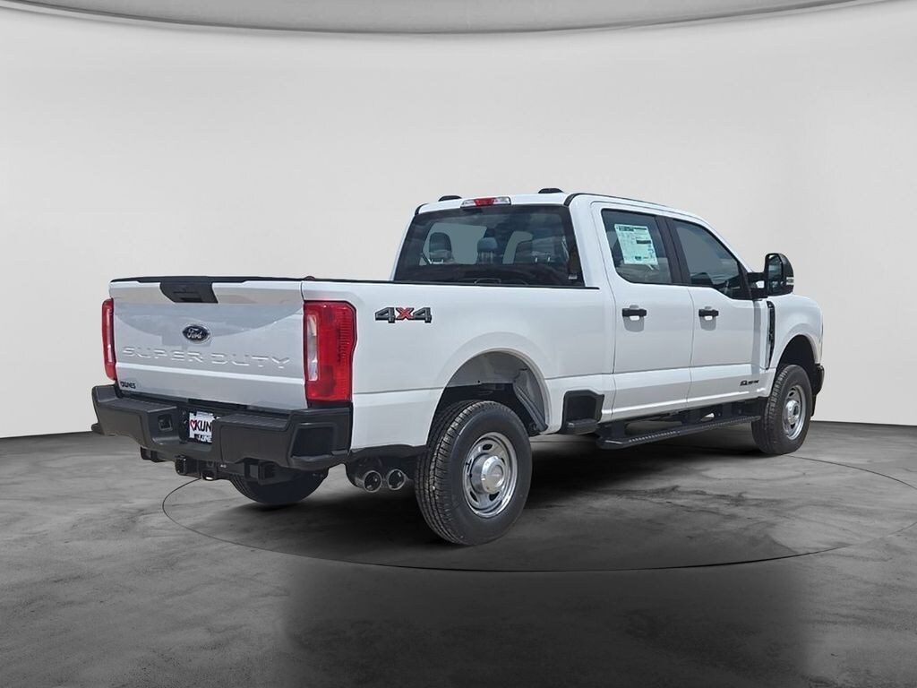 New 2026 Ford F-350 XL Truck Crew Cab